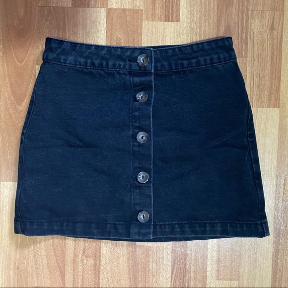 Black button up mini skirt sz S from Forever 21 - Picture 2 of 3